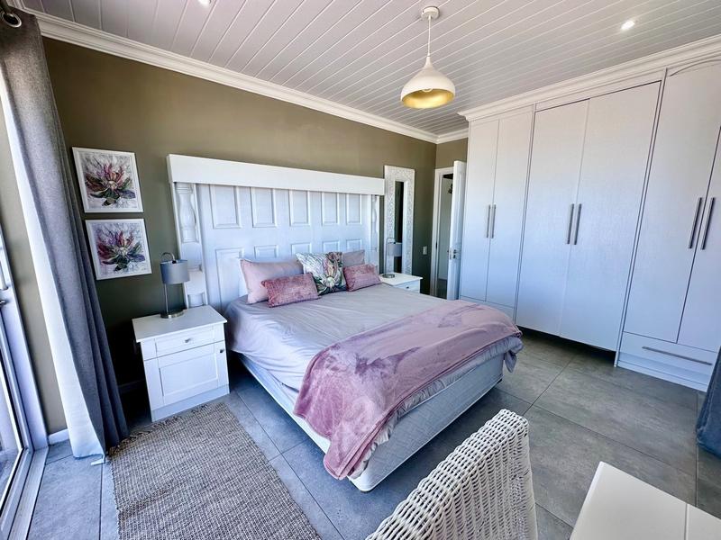 To Let 4 Bedroom Property for Rent in Pinnacle Point Golf Estate Western Cape